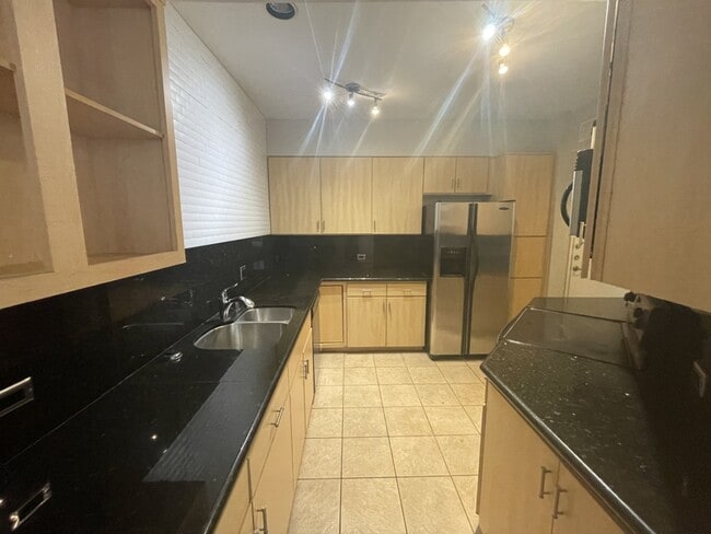 Building Photo - 101 W Market St