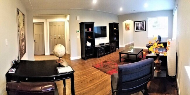 Building Photo - 2925 Newton St