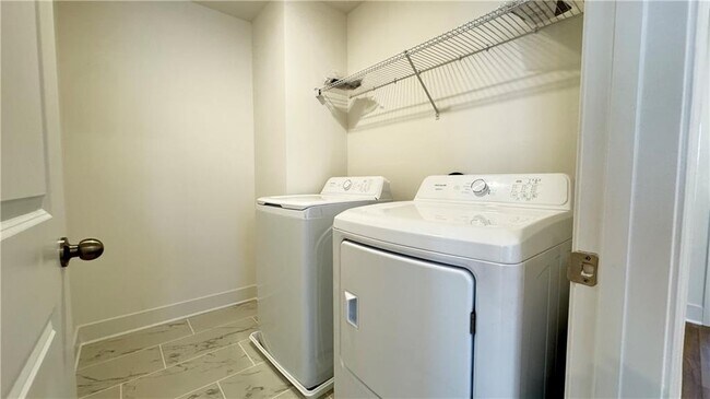 Building Photo - 100 Agnew Wy