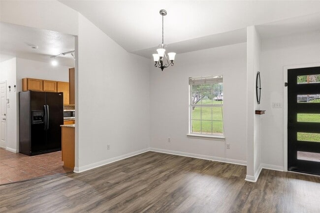 Building Photo - 1301 S Quinlan Park Rd