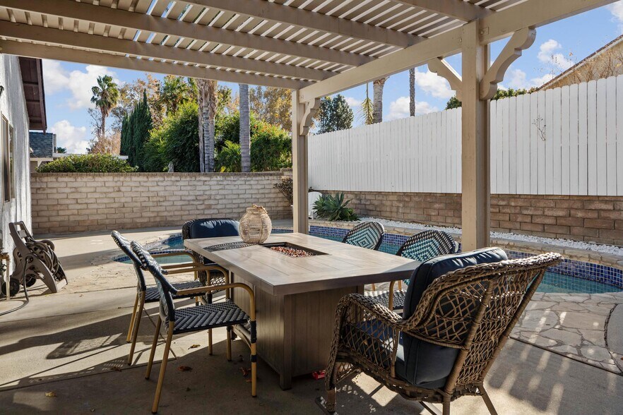 Building Photo - 25435 Via Pacifica