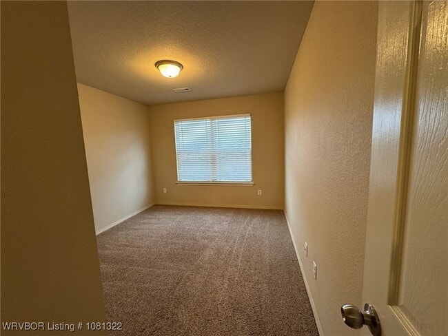 Building Photo - 204 Legacy Dr