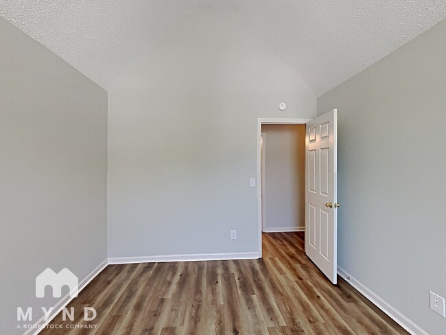 Building Photo - 2369 Sapphire Ct