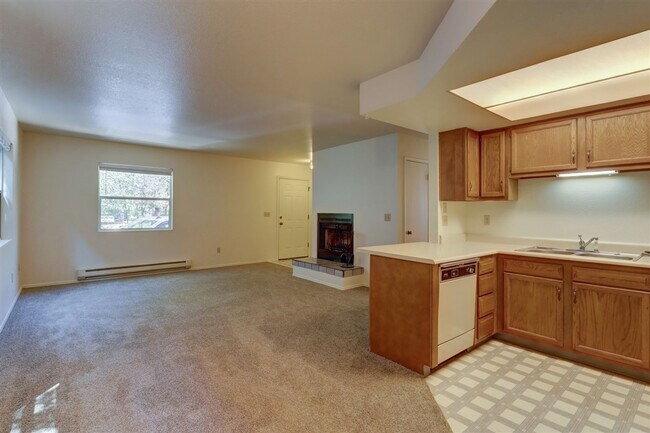 Building Photo - 325 S Virginia St