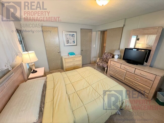 Building Photo - 1207 45th Ave E