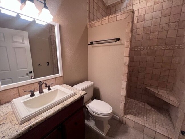 Building Photo - 3BR 2Ba Boat Deep Hightop Garage & Colorado River Views