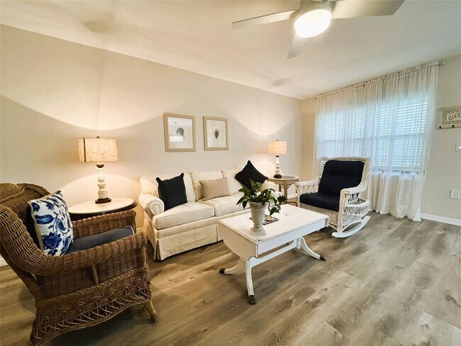 Building Photo - 425 30th Ave W