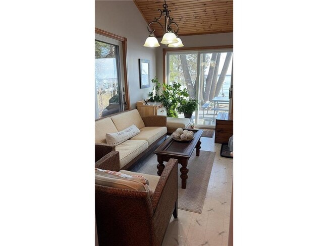 Building Photo - 12617 Old N Shore Dr