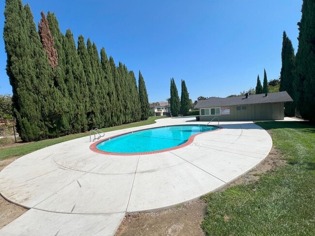 Building Photo - DESIREABLE UNION CITY NEIGHBORHOOD BEAUTIF...