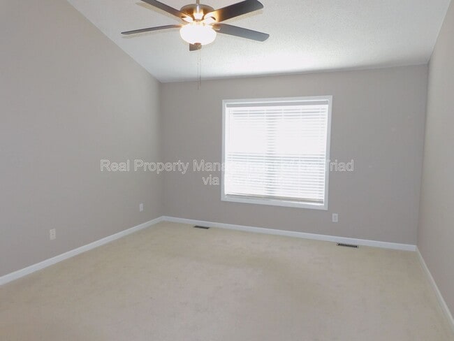 Building Photo - 2988 Butterwood Dr