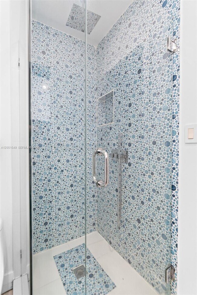 Building Photo - 7831 SW 54th Ct