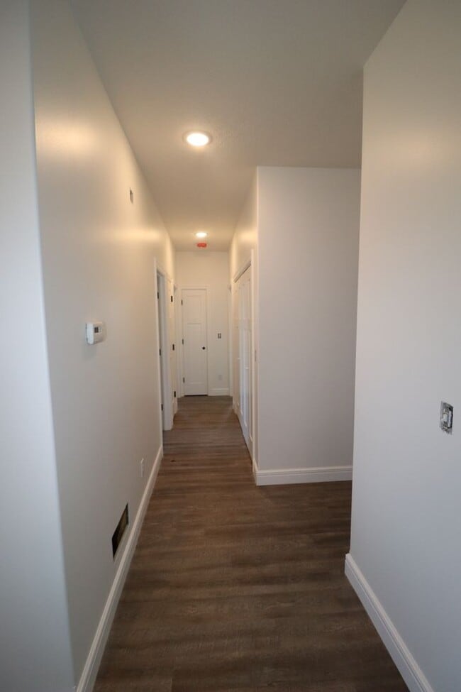 Building Photo - New duplex!