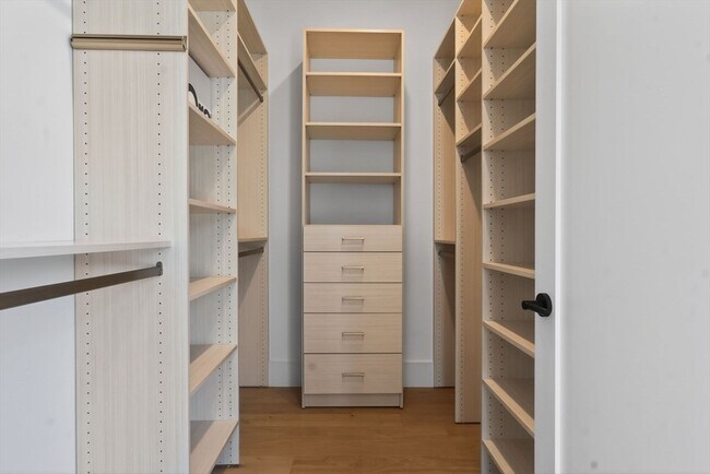 Building Photo - 1114 Beacon St