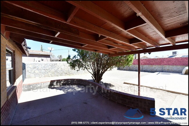 Building Photo - 908 Bolivia St