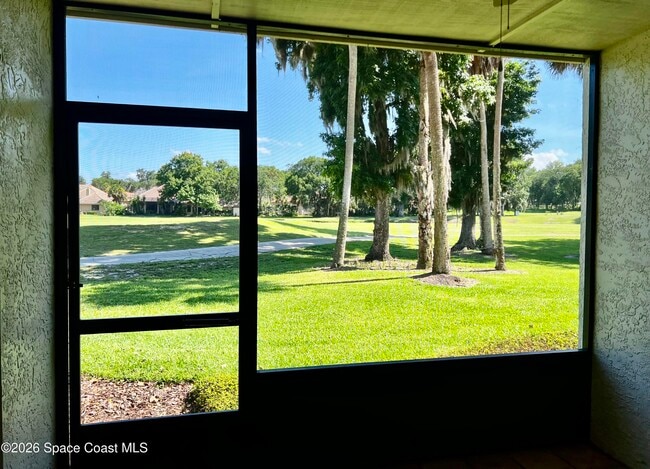 Building Photo - 1059 Country Club Dr