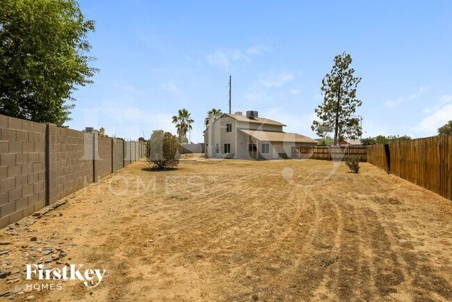 Building Photo - 11226 N 67th Dr