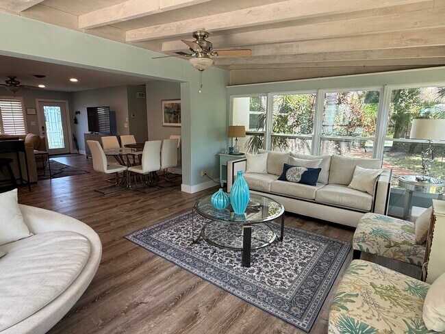 Building Photo - 655 Kingfish Pl