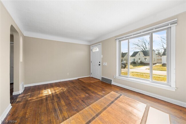 Building Photo - 2438 Brookdale Ave
