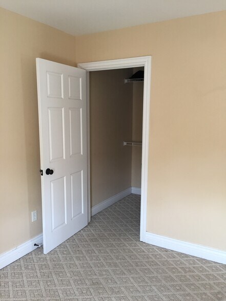 Building Photo - 23 S Main St Apt 5