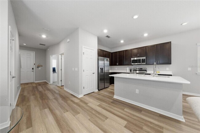 Building Photo - 445 Silverbell Trl