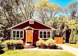 Building Photo - 520 S Maple St