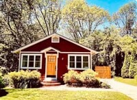 Building Photo - 520 S Maple St