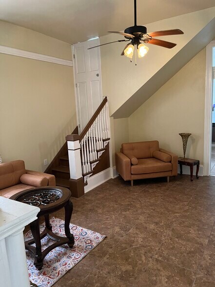 Den Area - 1214 N Johnson St