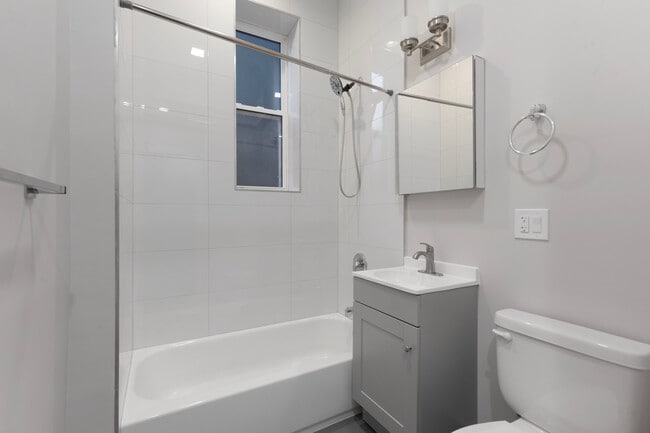 Building Photo - 1456 W Fargo Ave