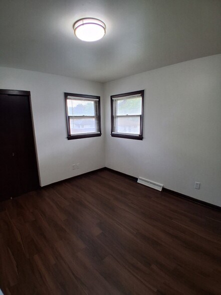 Building Photo - 7215 W Florist Ave