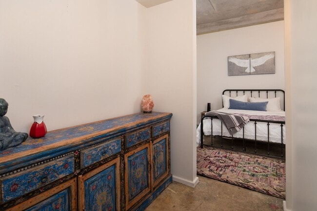 Building Photo - Sterchi Lofts #407 Authentic Urban living -  3 bedroom, 2 bath - FURNISHED - $2800 per month Spec...
