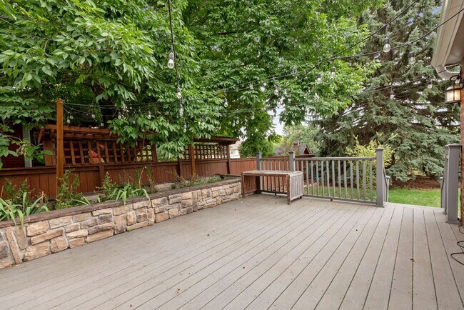 Building Photo - Beautiful 5-Bedroom + Office, 4-Bath Home in Northwest Fort Collins!