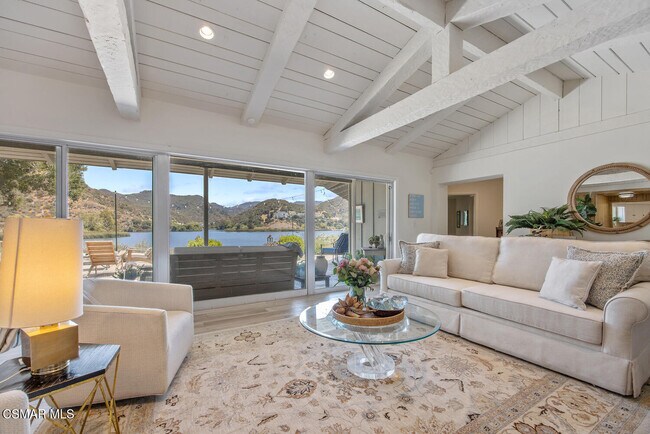 Building Photo - 498 Lake Sherwood Dr