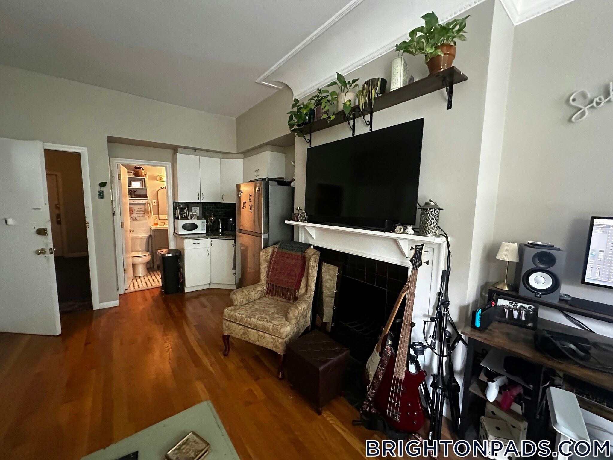 Building Photo - 511 Beacon St