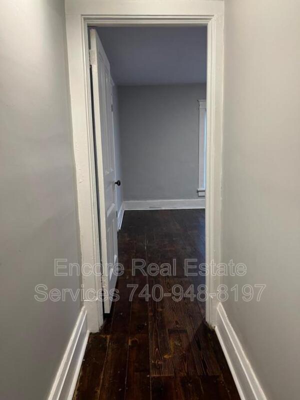 Building Photo - 526 Daniel Ave