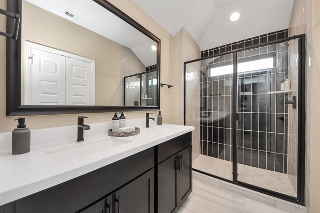 Building Photo - 1418 Revolution Way