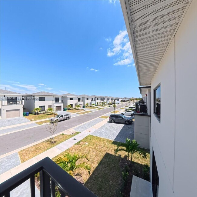 Building Photo - 1374 NW 1st St