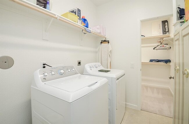 Building Photo - 28739 Tara Ridge Ct