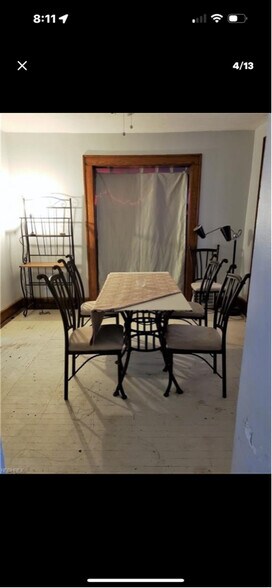 Building Photo - 685 Garry Rd