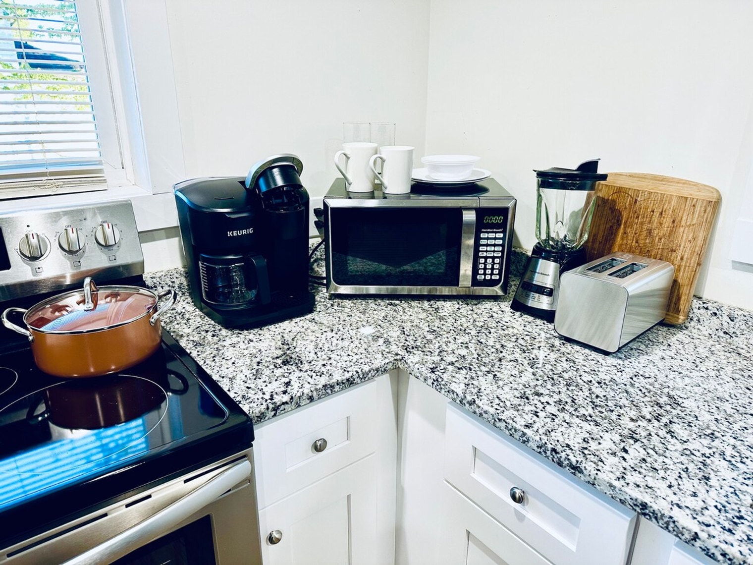 Building Photo - 405 Cedar Lane Rd