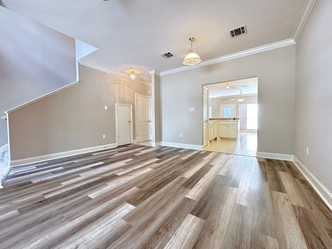 Building Photo - Spacious New Orleans-Style 3BR/2.5BA Townh...