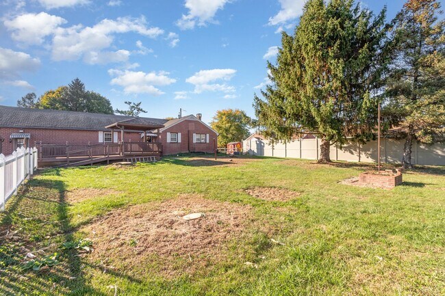 Building Photo - 800 Spruce St