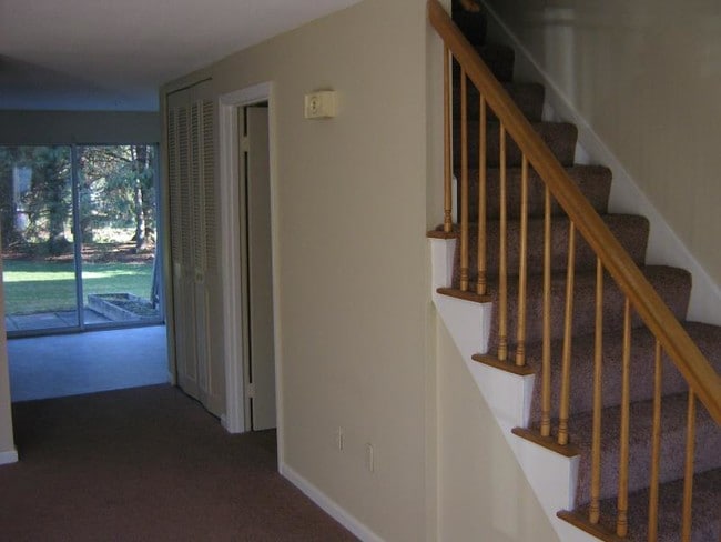 Building Photo - 20 Easthampton Rd