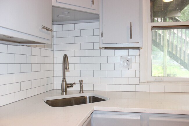 Building Photo - 2723 Taylor St NE