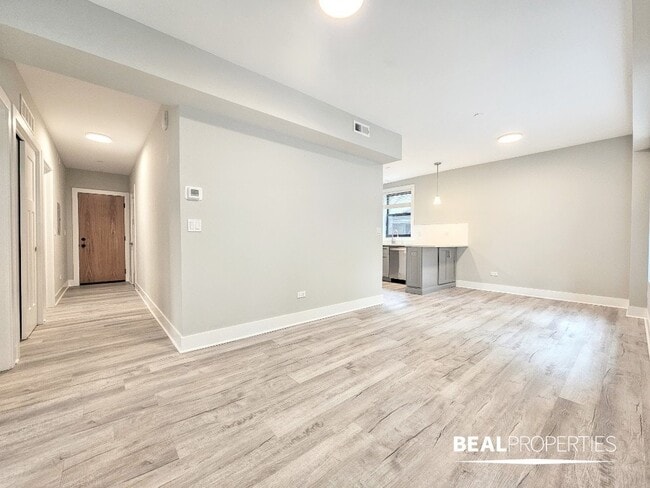 Building Photo - 1137 Oak Ave
