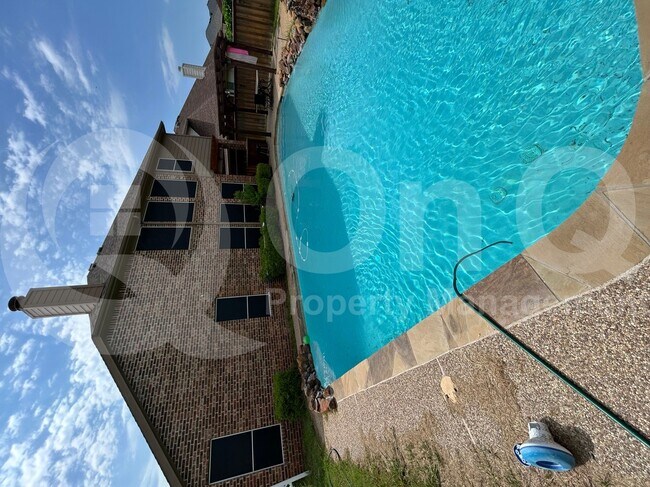 Building Photo - 608 High Meadow Dr