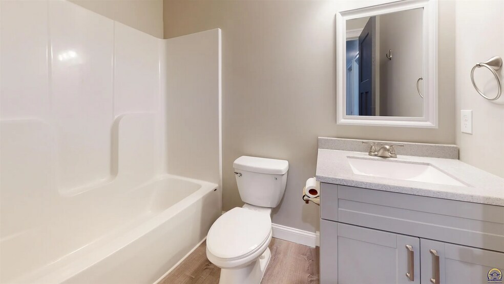 Building Photo - 3755 SW Summerfield Dr