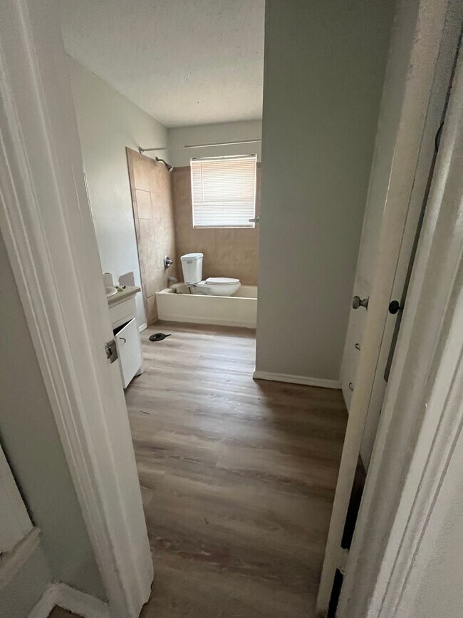 Building Photo - 1618 58th St