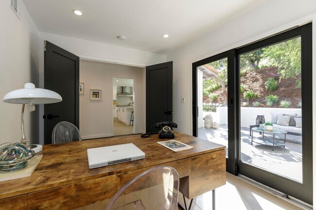 Building Photo - **3900 Paseo De Las Tortugas Torrance** Spacious 4 bedroom 3 bath with beautiful view!