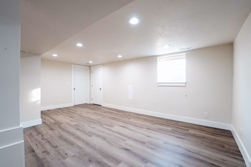APT B - 259 E Herbert Ave