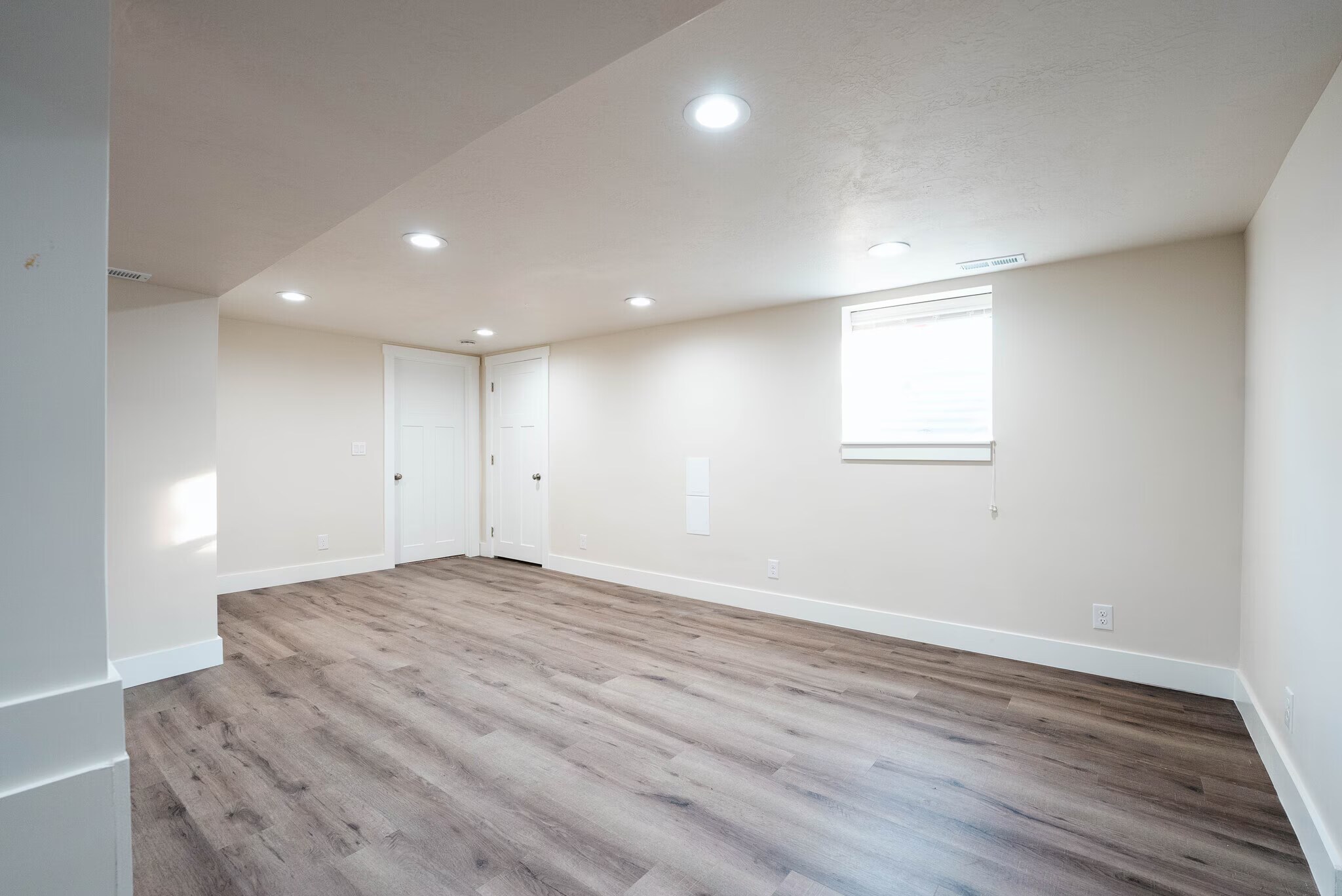 APT B - 259 E Herbert Ave